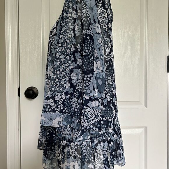 Michael Kors Women’s Blue Floral Sheer Blouse with Bell Sleeve Size Medium - Picture 5 of 11
